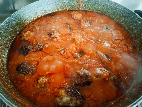 Italian-delicious-meatballs-in-Tomato-Sauce