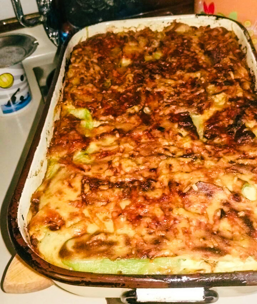 Pie with Leeks and white Cheese