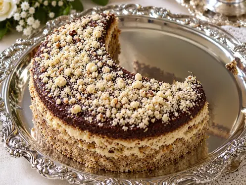 Nut-Crescent-Cake