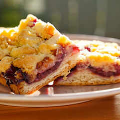 Crumble Cranberry Jam Cake