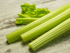 Health-Celery-Benefits-and-recipes-juice 