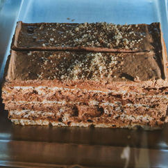Reform Cake with Biscuits No-Baking