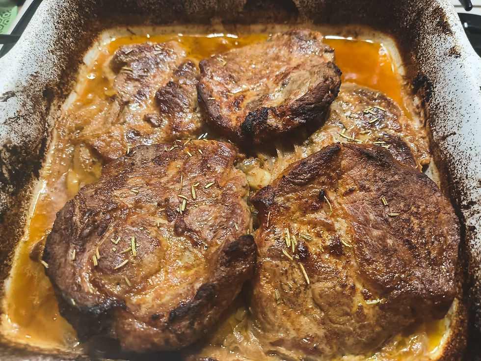 Pork-neck-roasted-in-the-Oven-with-Puree-and-Asparagus 