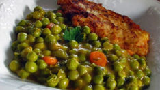 Peas with Viennese Steak Lena