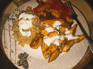 Chicken-with-Quinoa-and-grilled-Vegetables-with-Yogurt-dressing