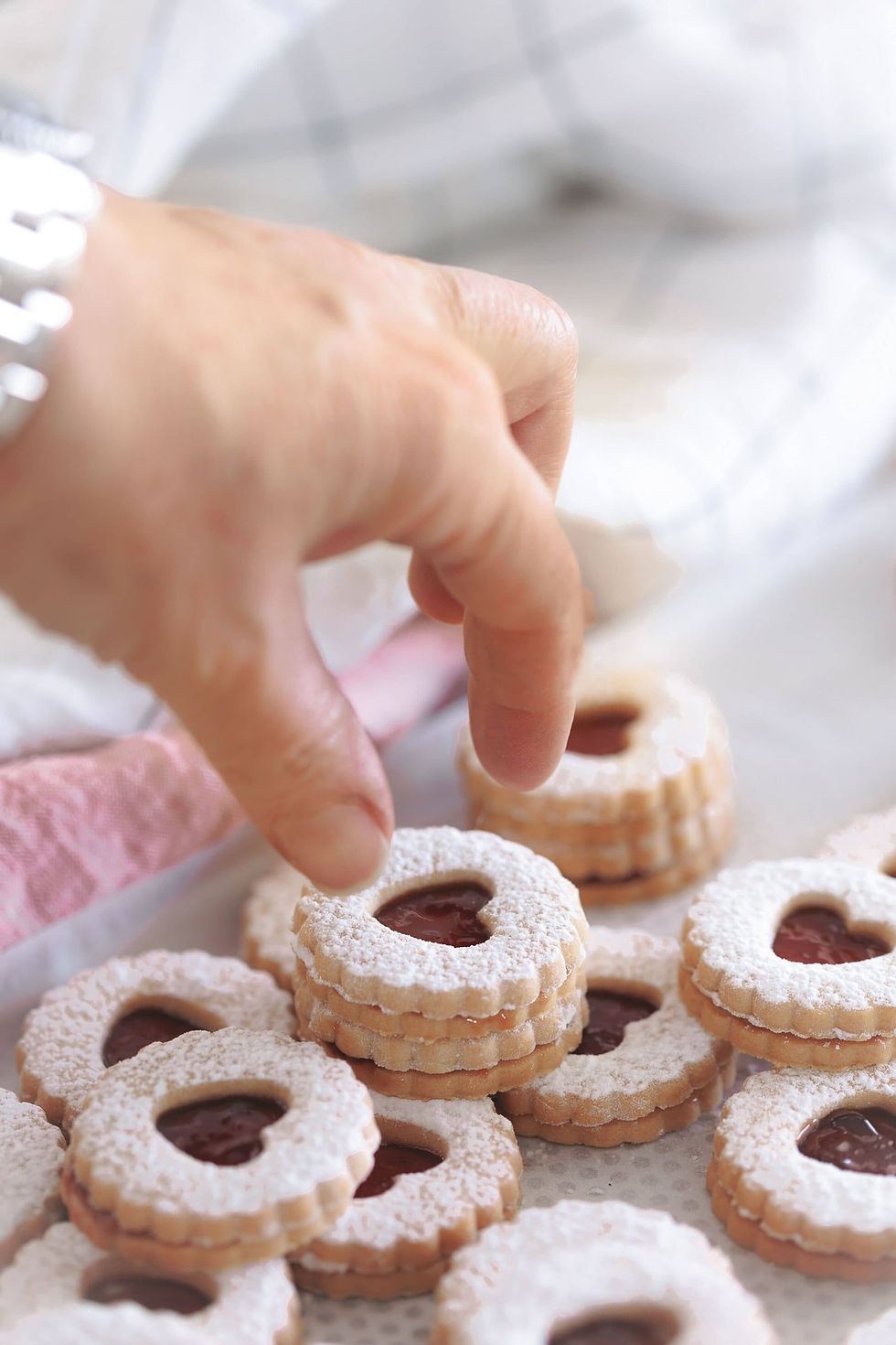 valentino-biscuits-with-heart-shape