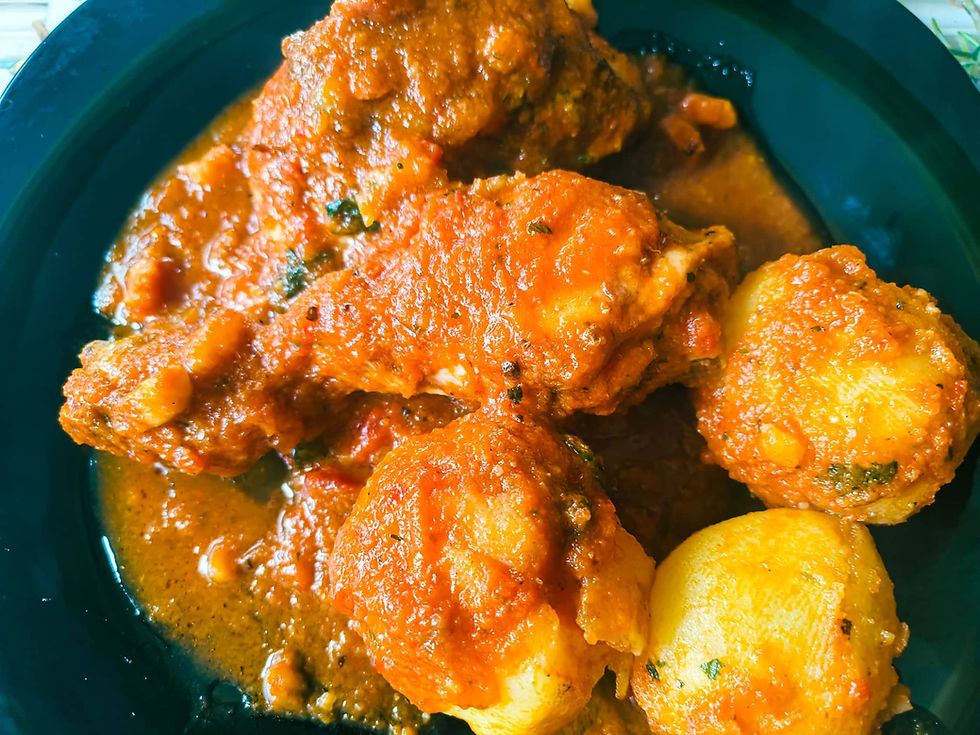 Chicken-in-Tomato-and-Pepper-Sauce-with-boiled-Potatoes 