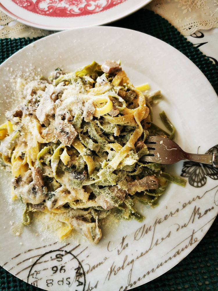 Tagliatelle in Mushrooms Topping