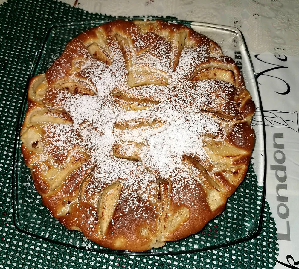 Apple Cake for 20 Minutes in a Pan
