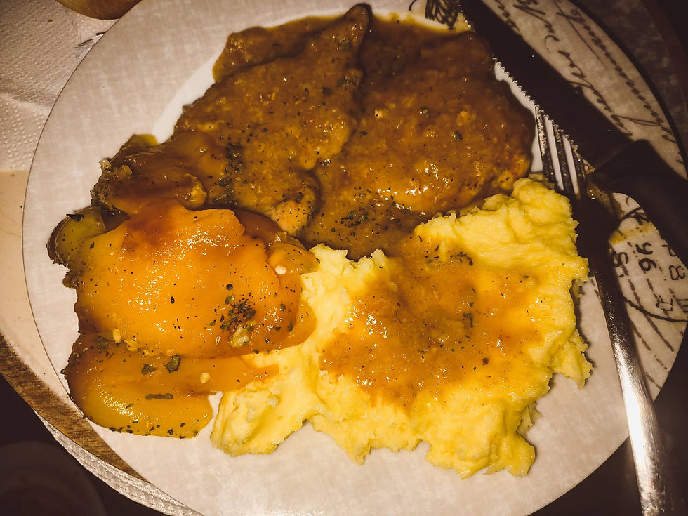 Soft-steaks-in-Juice-Sauce-with-Puree