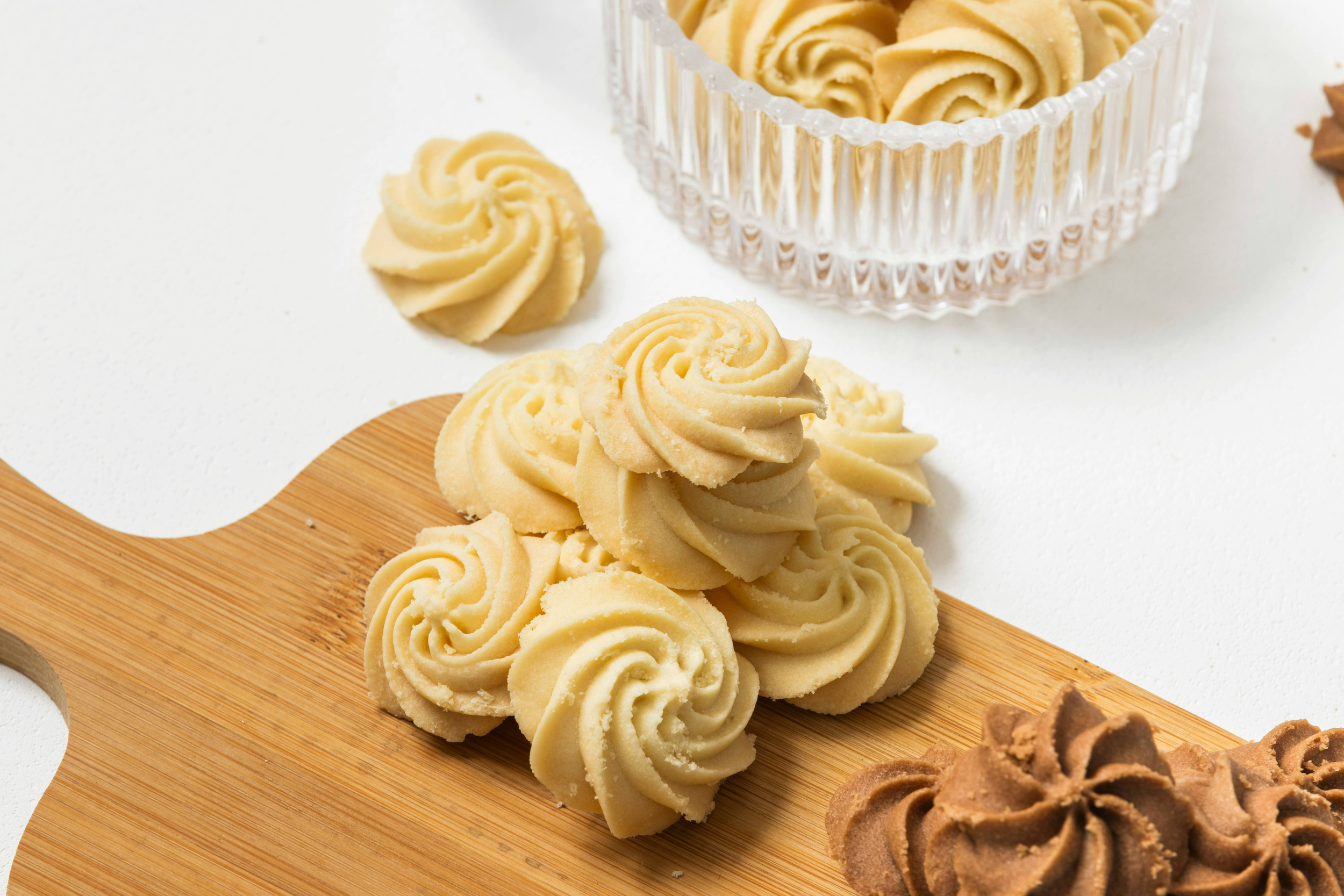 Delicious Spiral Butter Cookies Recipe & Baking Tips | Coffee Time Lena