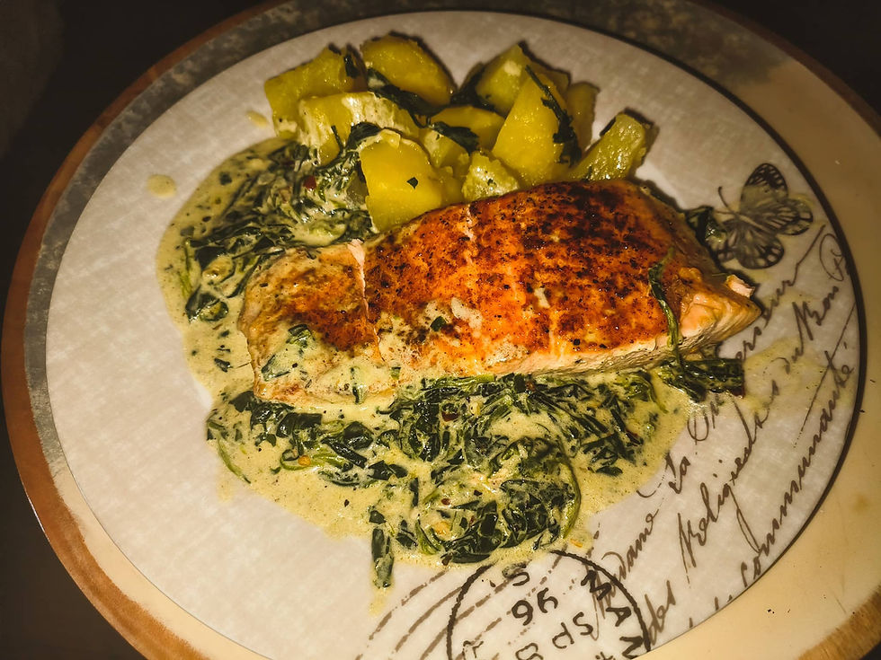Delicious-Creamy-Salmon-with-Garlic-Spinach-Sauce-Recipe