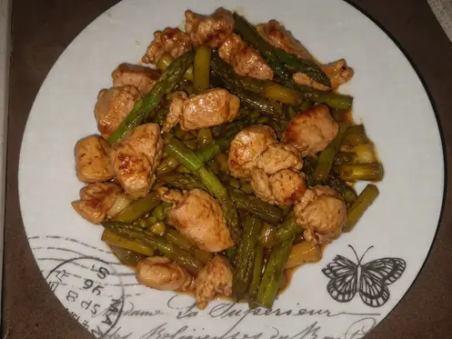 Chicken-with-Asparagus-in-Worcester-Sauce-Lena