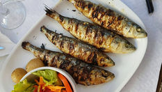 Fragrant-Sea-Bas-in a-Salt-Crust