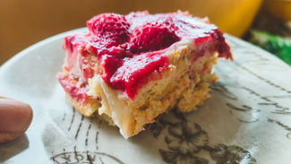 Simple-Strawberry-Tiramisu-with-Vanilla-cream
