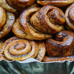 Apple and Cinnamon Rolls