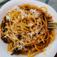 Spaghetti with Anchovies in Tomato Sauce