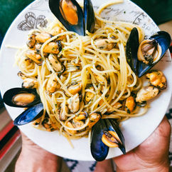 Spaghetti with Mussels in White