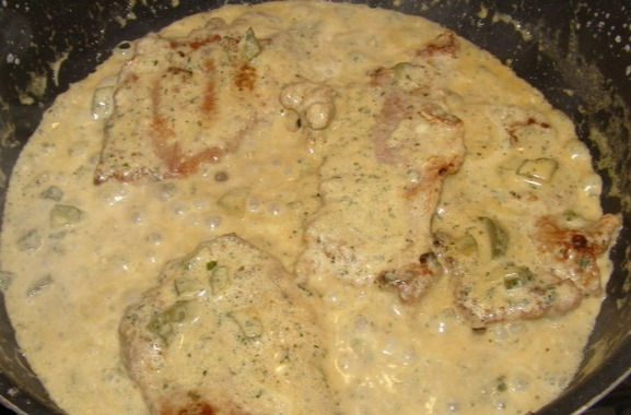 Steaks-in-cream-and-muatard-in-grill-pan