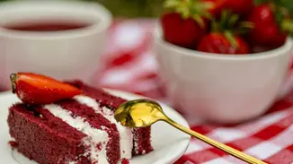 Red-velvet-dessert-cake