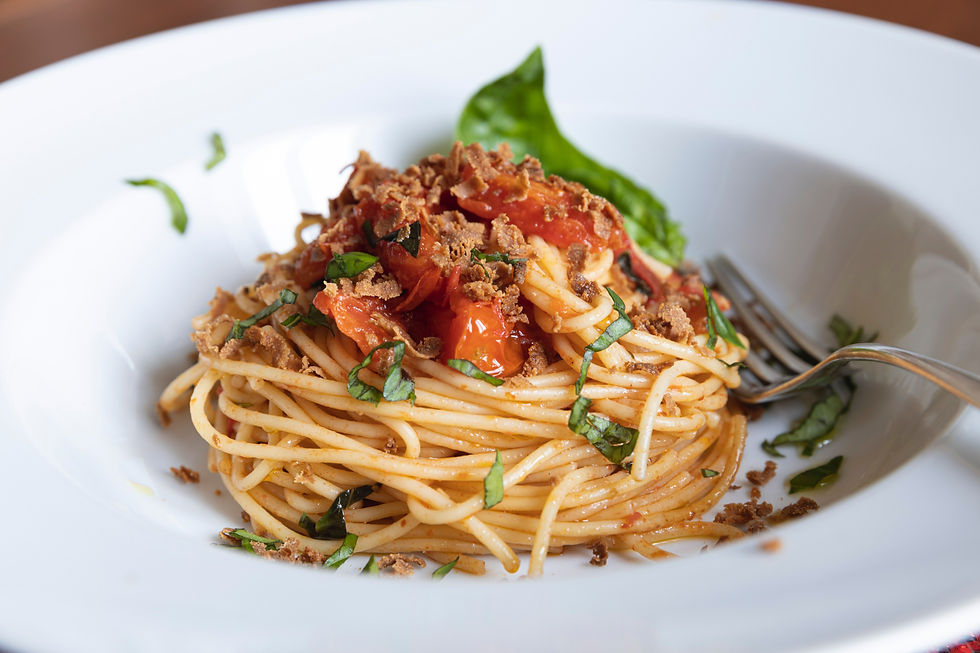 spaghetti-with-seafood-in-deep-white-plate