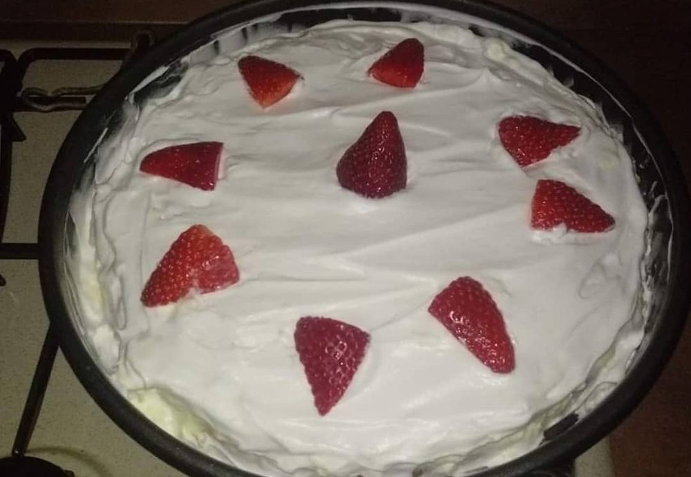 Fruit Cake with Strawberries Lena