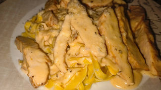 Alfredo-Pasta-with-Mediterranean-flavor