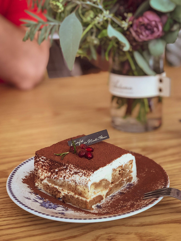 Tiramisu Cake