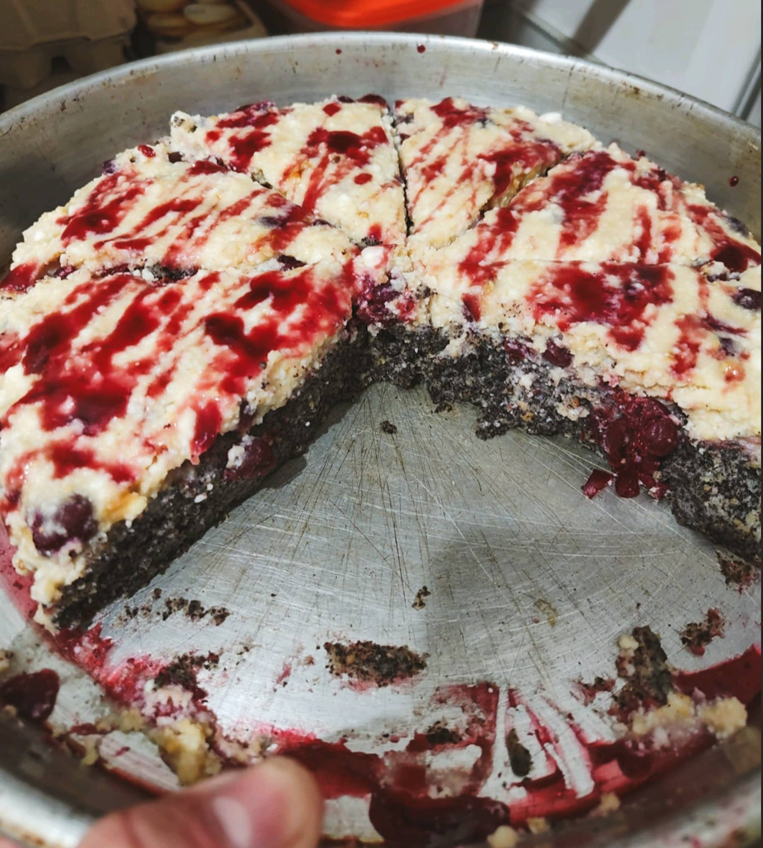 Poppy cake with white Chocolate and Topping