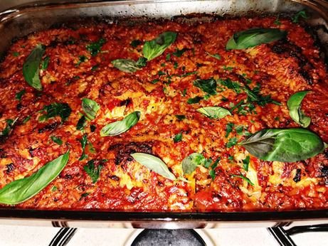 Chicken with Fragrant Basil Rice in a Tray