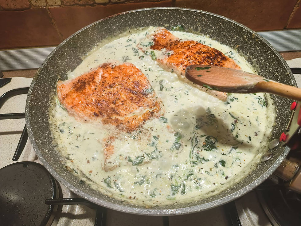 Delicious-Creamy-Salmon-with-Garlic-Spinach-Sauce-Recipe