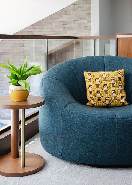 Lakefront Luxury Condo_9.jpg