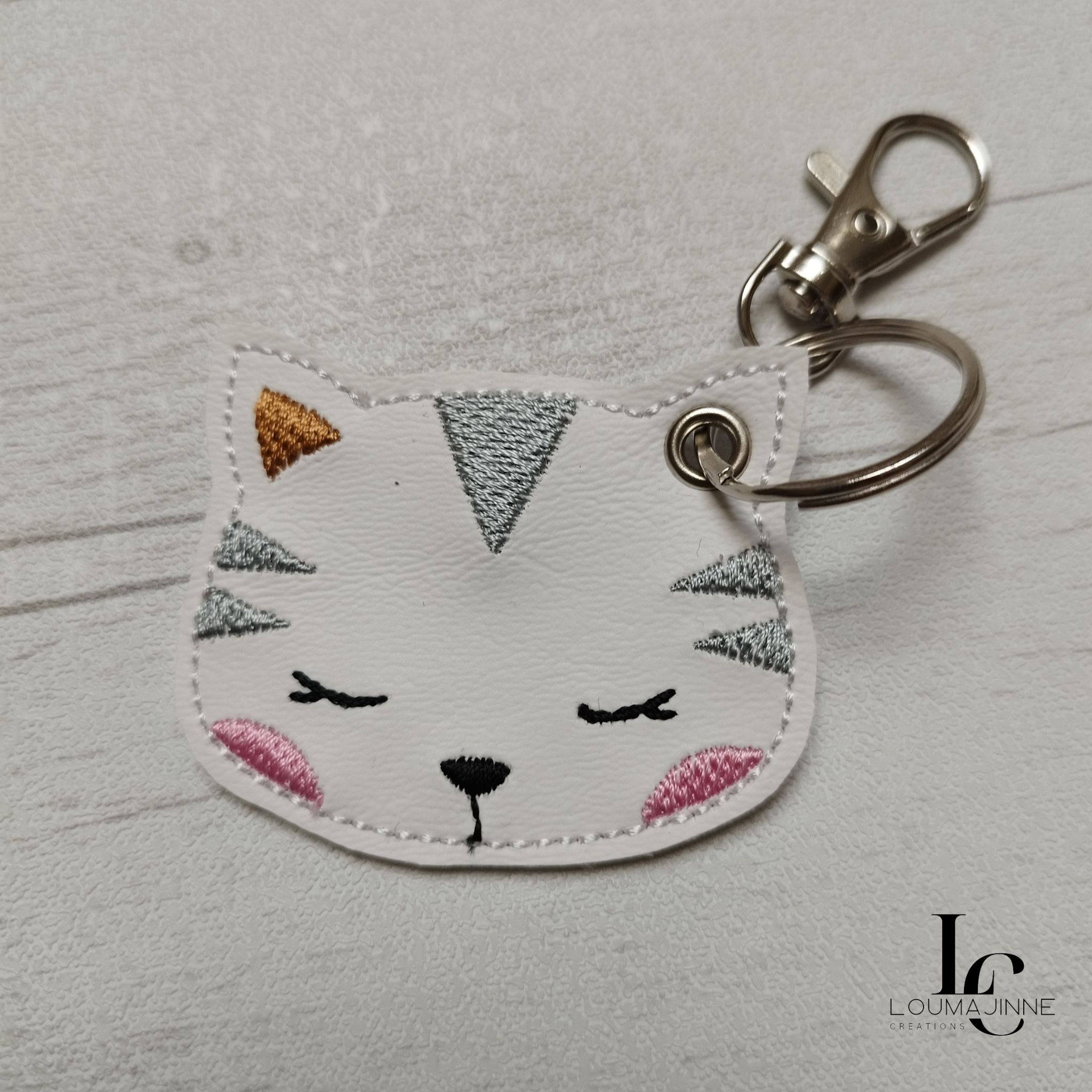 Porte-clés brodé - motif Chat assorti aux couleurs du sac banane