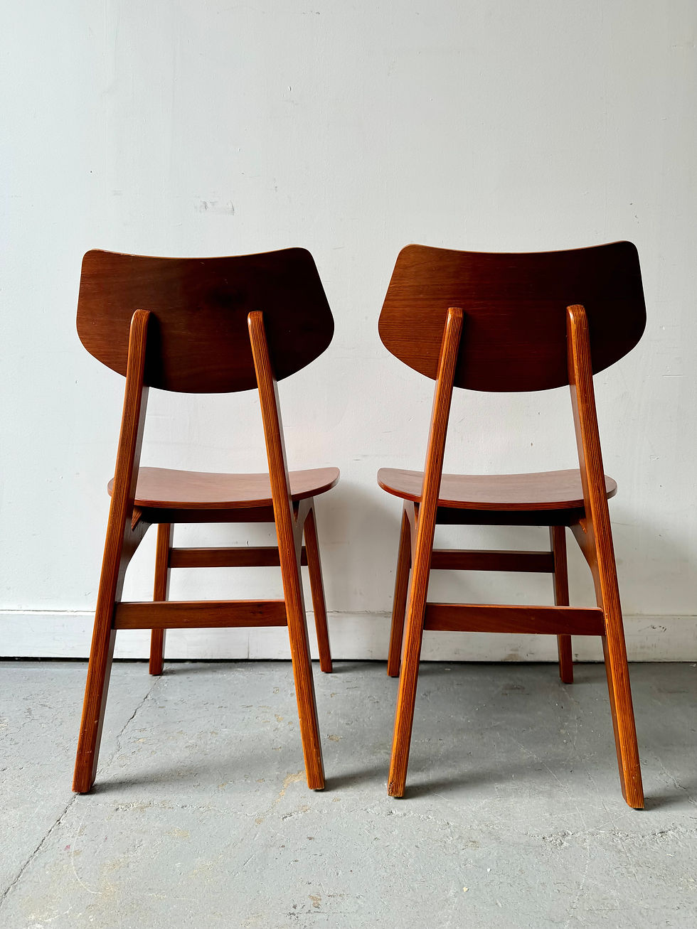 Miniature : Pair of Mid Century Style Dining Chairs