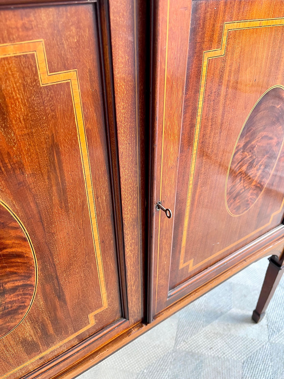 Miniatura: Antique Sideboard Cabinet