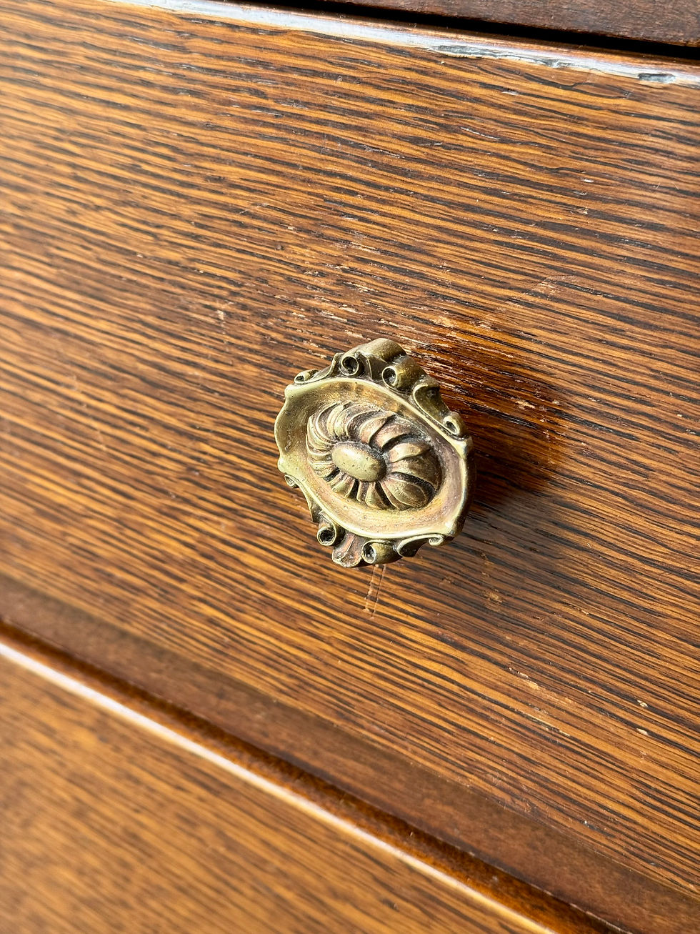 Miniatura: Art Deco Chest of Drawers handle