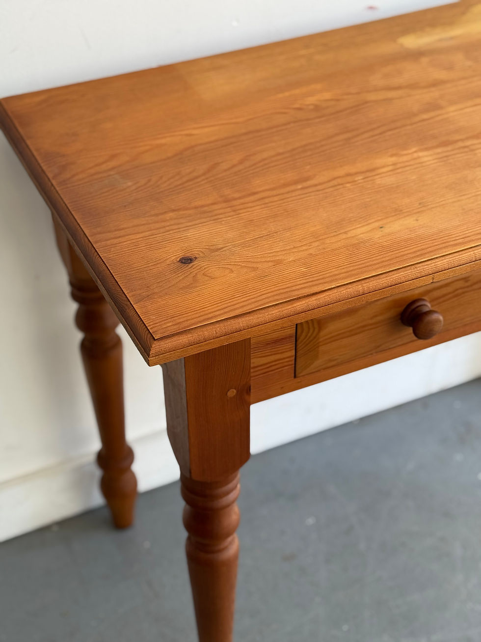 Miniatura: Vintage Pine Desk with Drawers