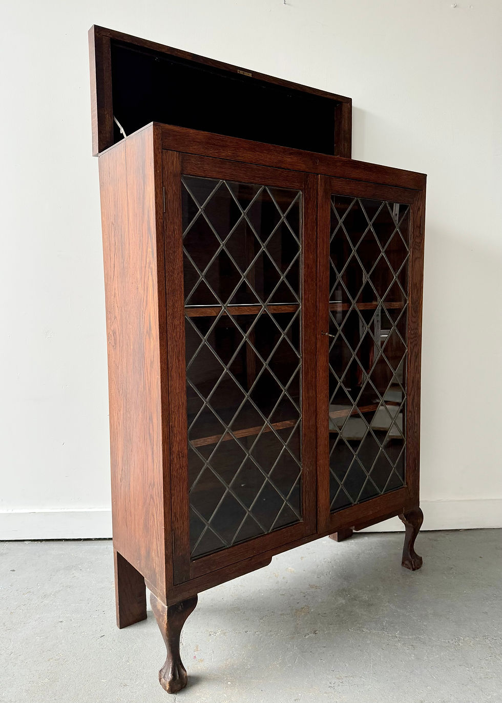 Miniatura: Antique Glass Display Cabinet
