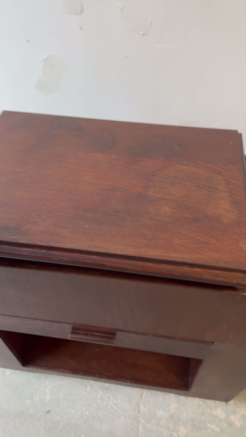 Miniatura: Vintage Sewing Box Side Table