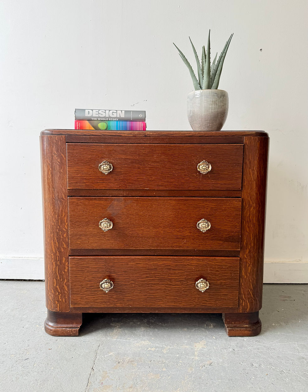 Art Deco Chest of Drawers style