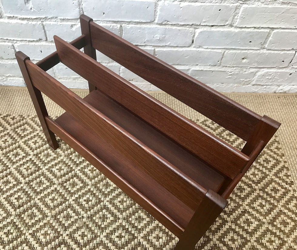 Miniatura: WOODEN MAGAZINE RACK