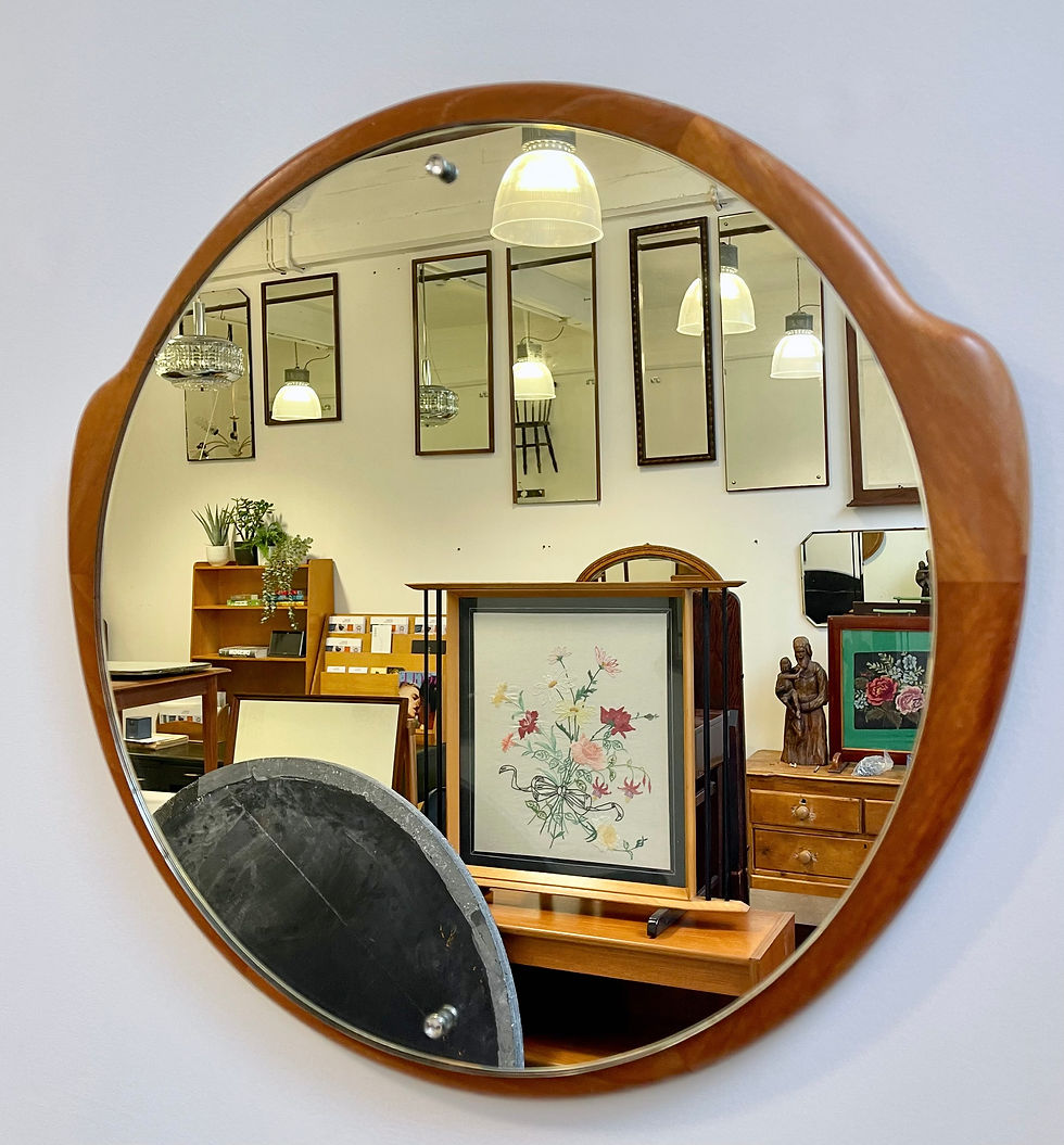 Miniatura: Vintage Round Teak Mirror