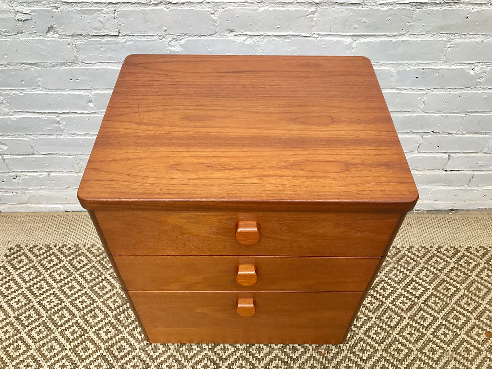 Miniatura: Stag Chest of 3 Drawers Bedside #182