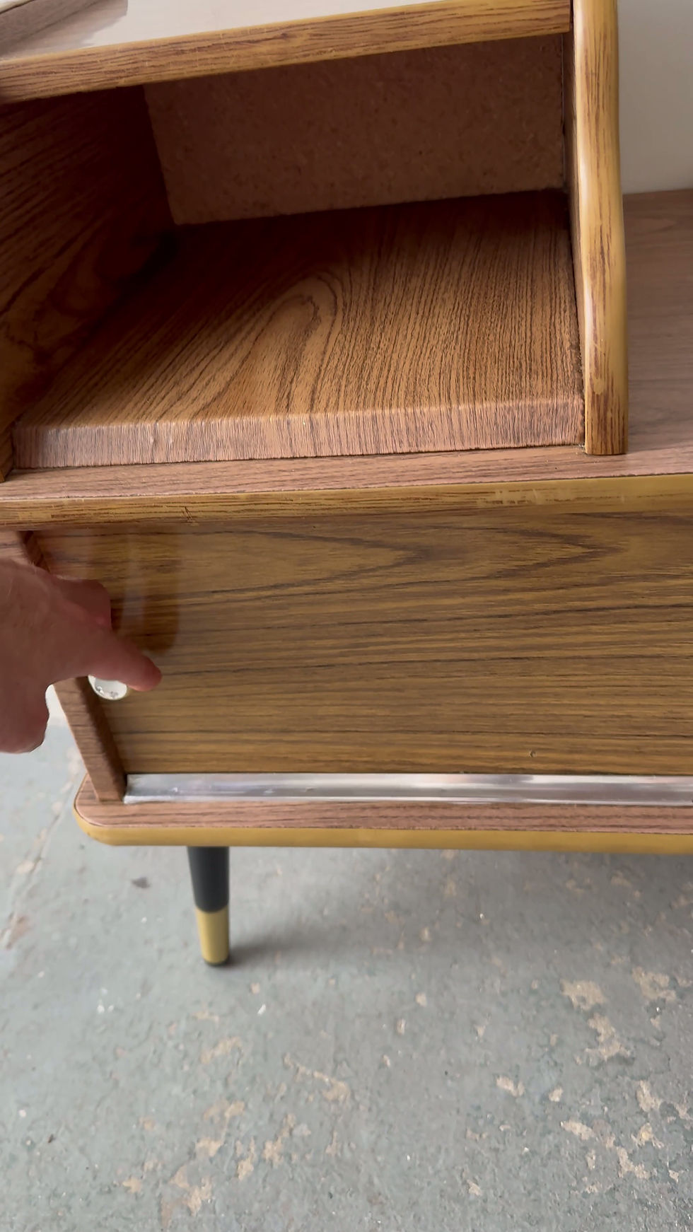 Miniatura: Vintage Telephone Table with Seat video