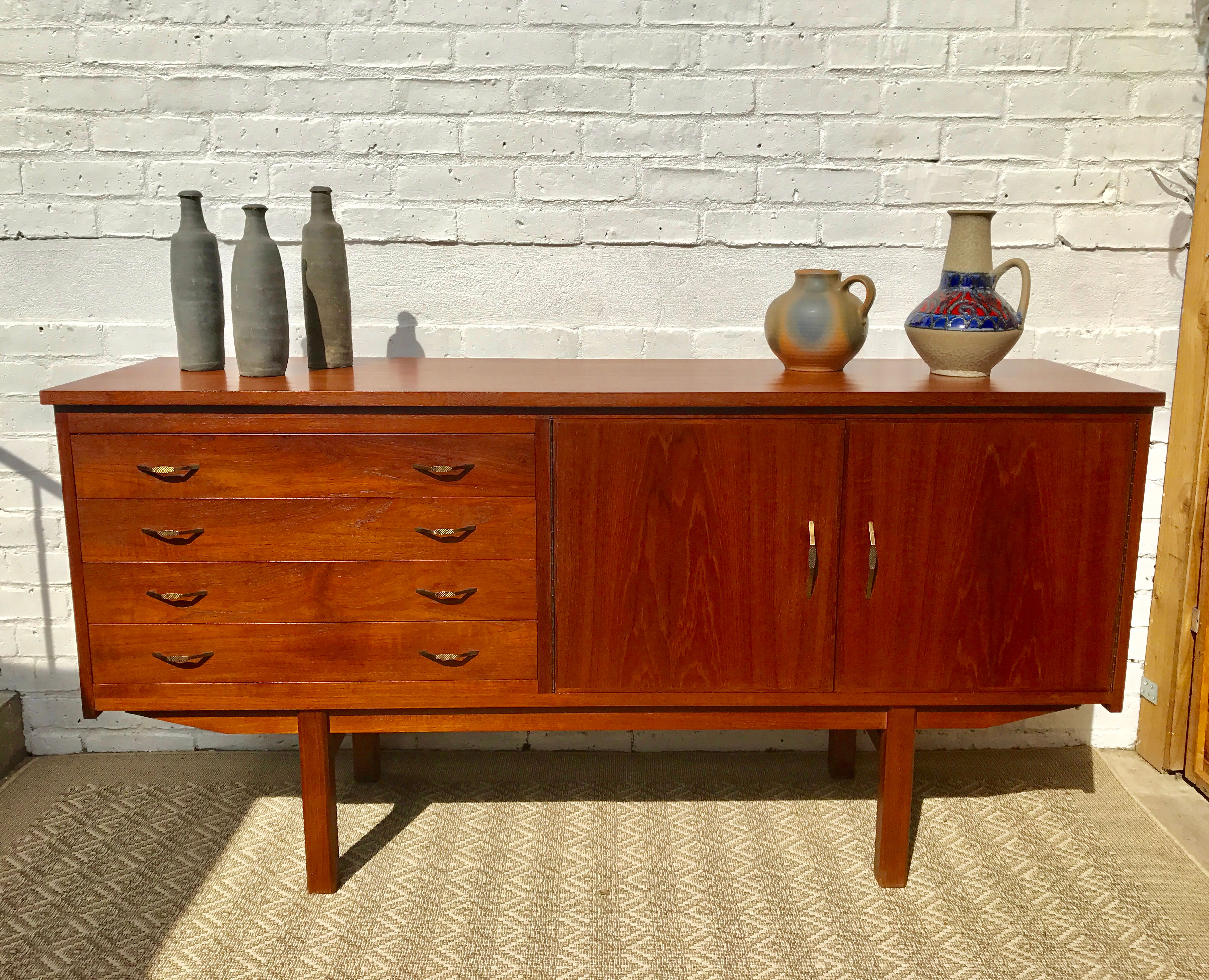 VINTAGE RETRO SIDEBOARD 1960s Ca.