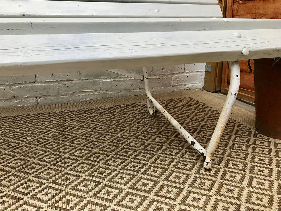 Miniature : ANTIQUE GARDEN BENCH