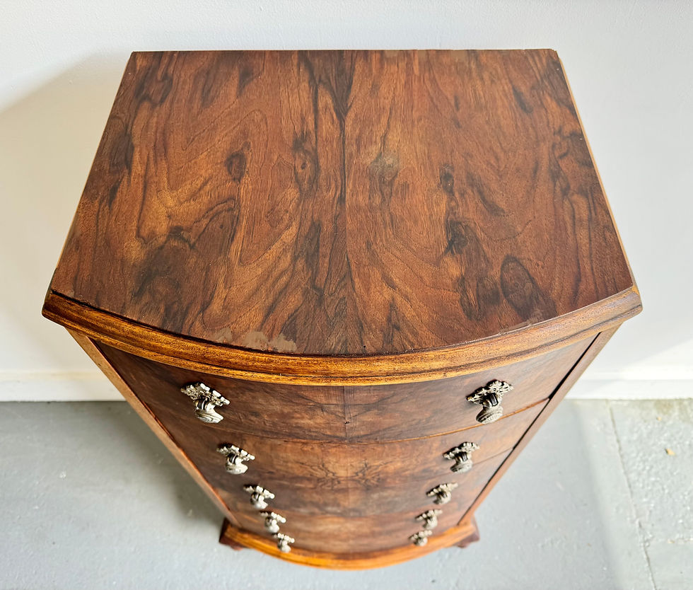 Miniatura: Art Deco Chest of Drawers