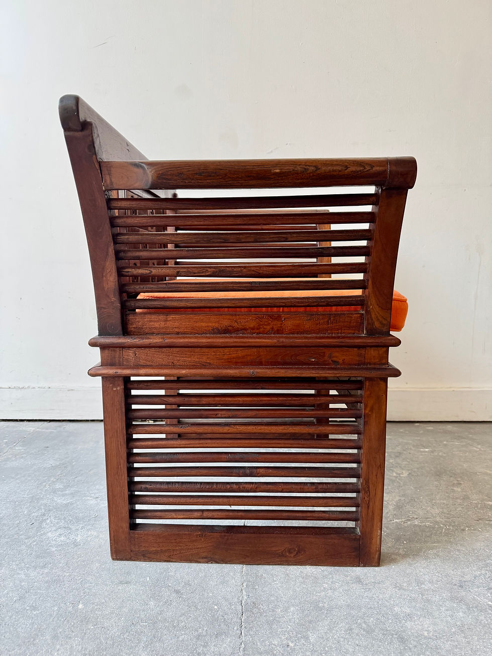 Miniatura: Sheesham Wood Armchair with Cushion side