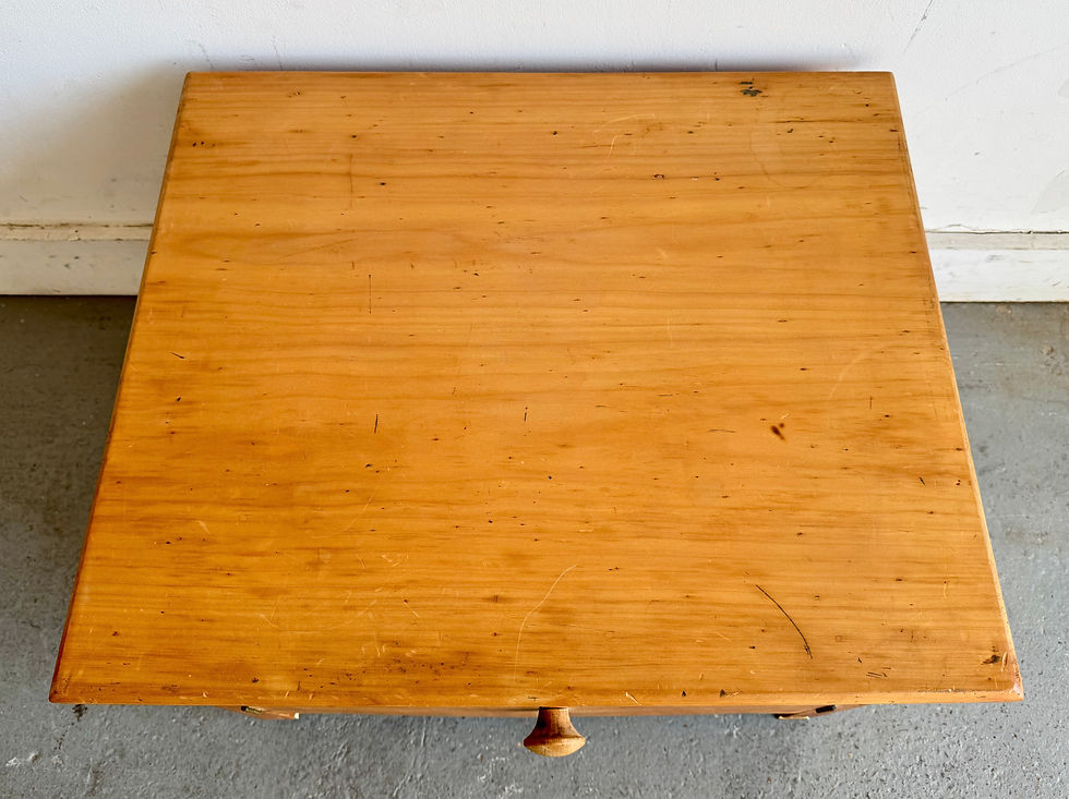 Miniatura: Vintage Low Bedside Cabinet top view