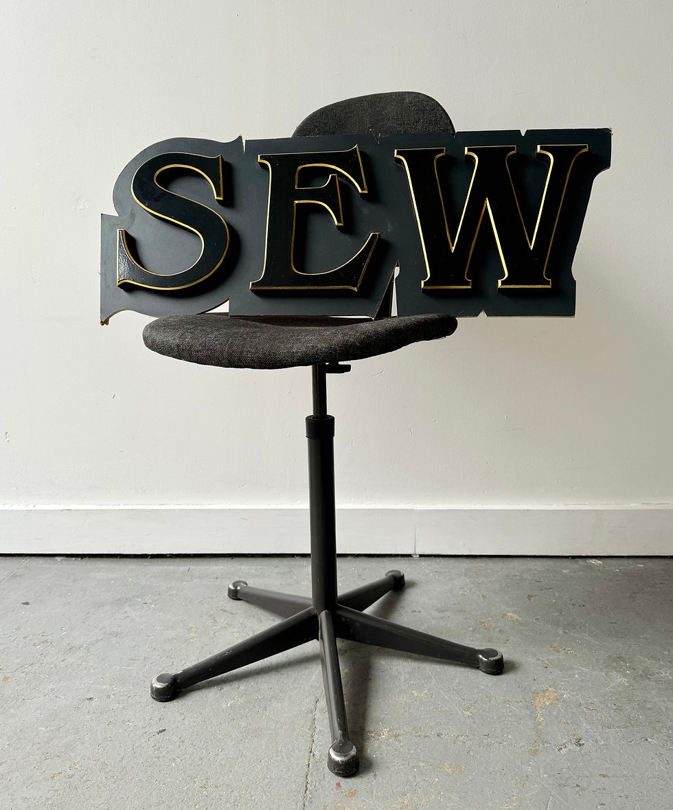 Miniatura: Vintage Sewing Machinists Chairs styled